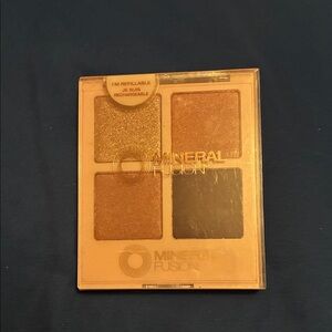 Mineral Fusion Gold and Brown Eyeshadow Quad